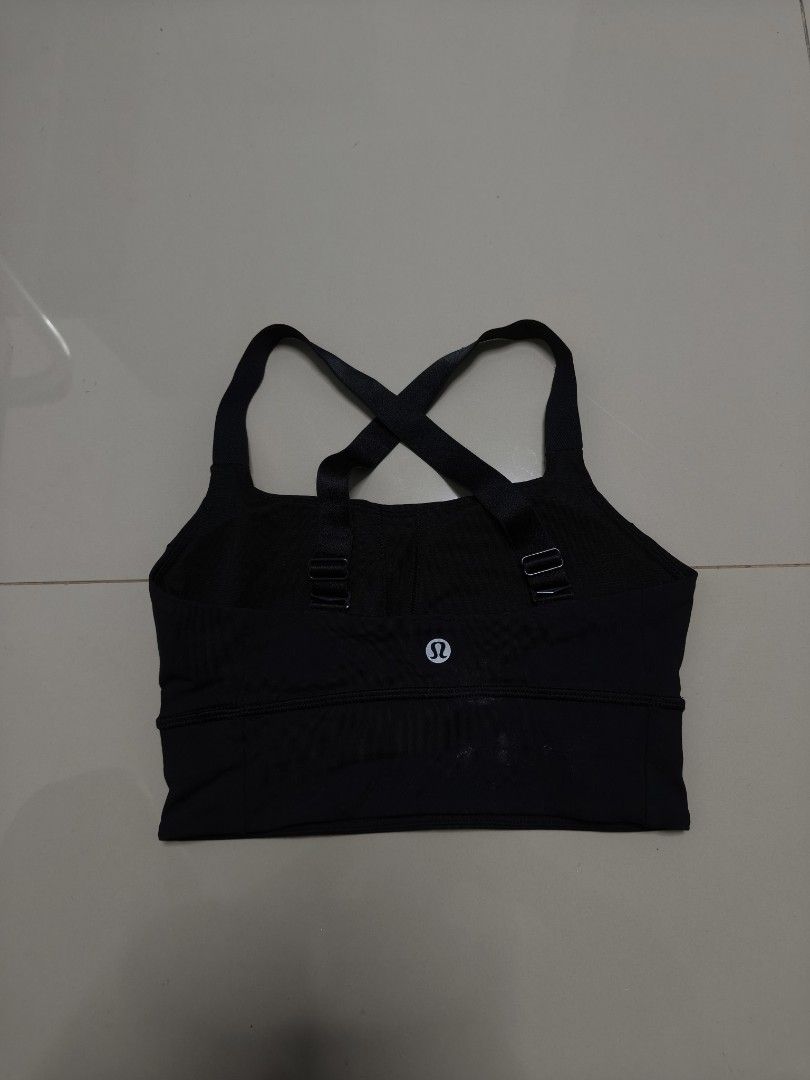 LULULEMON SPORTS BRA (Category: Activewear) located in Paranaque City. Submitted by judy.arquillos (Listing ID 1463025794, Image 2). Description: LULULEMON SPORTS BRA SIZE SMALL ISSUE CUT TAG LIKE NEW 400+SHIP J&T LALAMOVE.