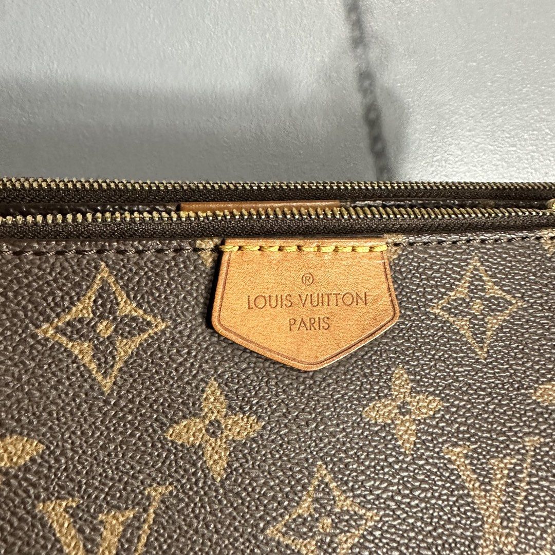 Lv multi pochette bag (Category: Luxury Bags & Wallets) located in Mangaldan. Submitted by restyle.fitv2 (Listing ID 1462915024, Image 3). Description: Lv multi pochette bag Like new condition No issue.