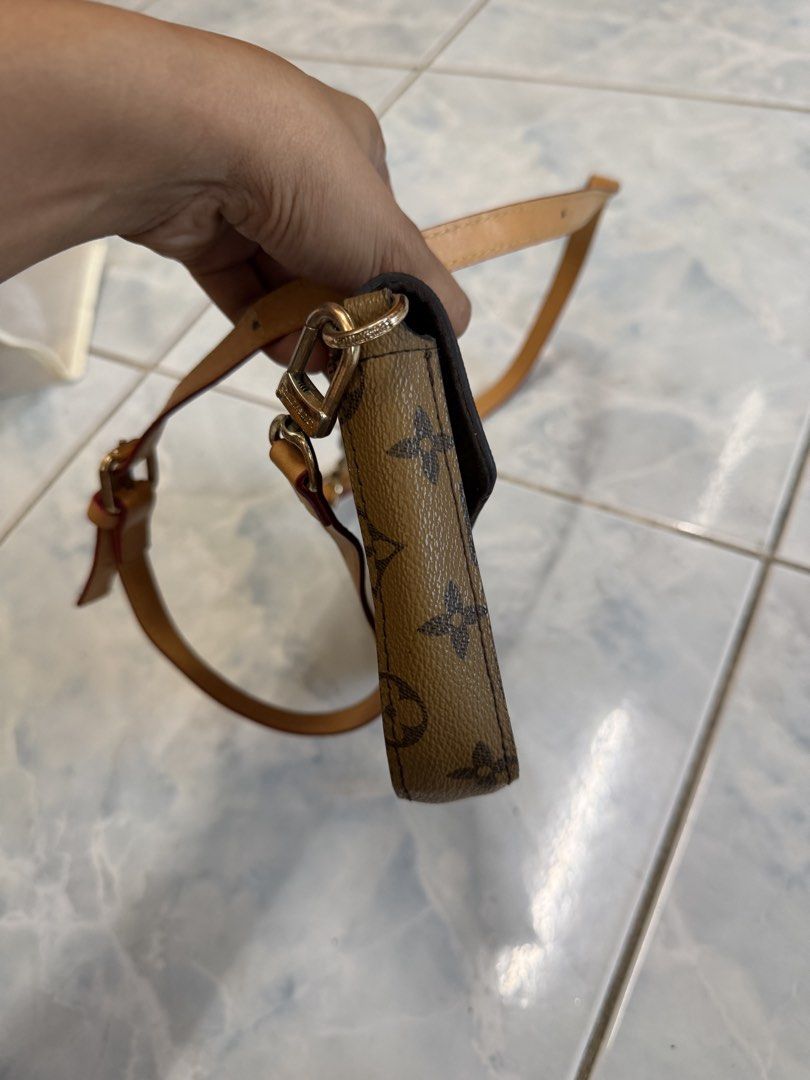 LV SLING BAG (Category: Luxury Bags & Wallets) located in Manila. Submitted by kayecake_ (Listing ID 1463111024, Image 2). Description: .