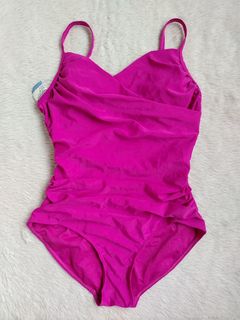 (Category: ) located in . Submitted by closetbykimkirsten (Listing ID 1462960289, Image 1). Description: .
