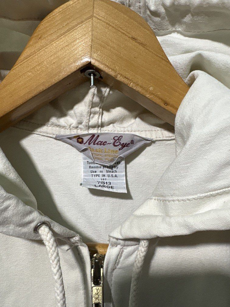 Mac Eye Jacket (Category: Coats, Jackets and Outerwear) located in Tagum. Submitted by zerkinbrylethrift (Listing ID 1462962340, Image 2). Description: .