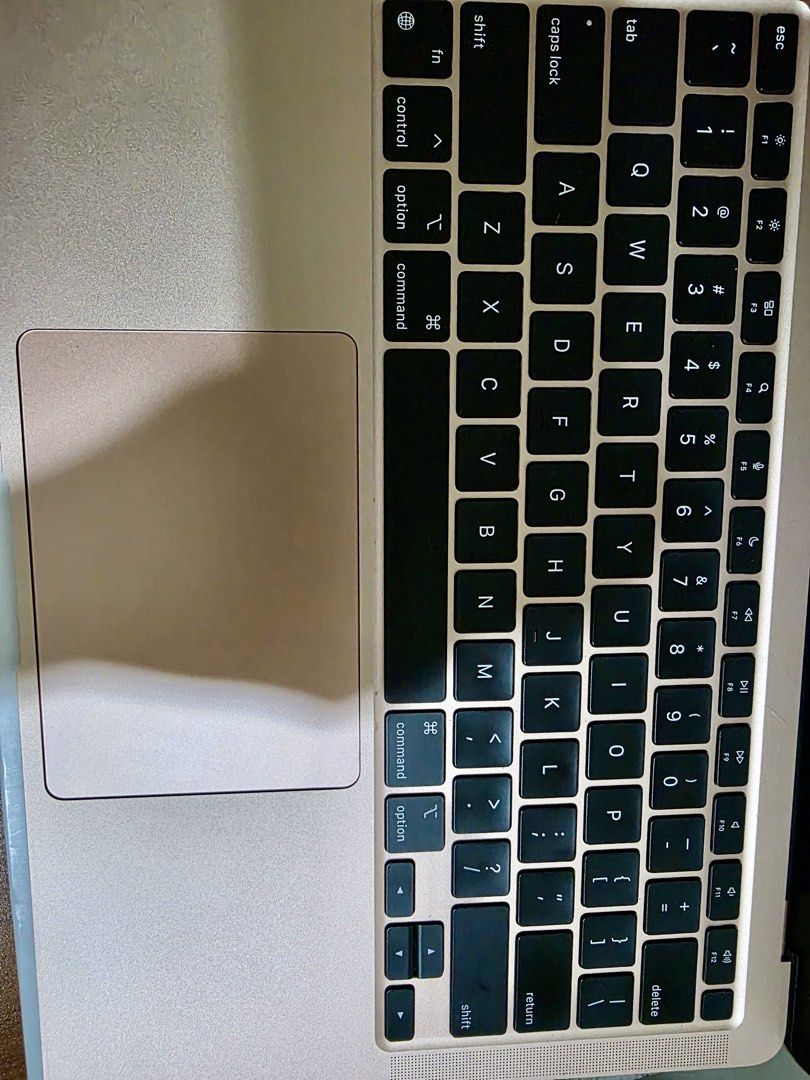 MACBOOK AIR, M1 2020 (Category: Laptops & Notebooks) located in Cabanatuan. Submitted by littleluna02 (Listing ID 1463044984, Image 3). Description: Macbook Air, M1, 2020 with original charger (adoptor and cable) with original box with laptop sleeve location: cabanatuan, nueva ecija additional shipping if LBC.