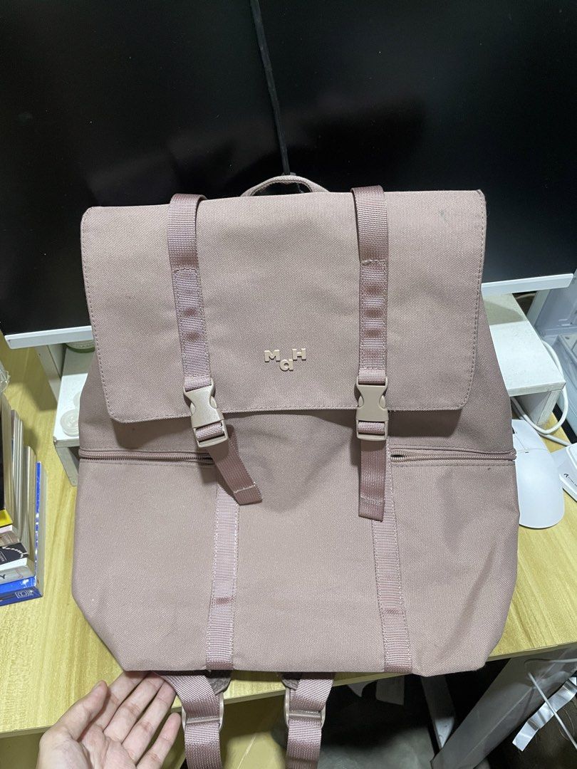 mah 1982 siro backpack w waterproof fabric (Category: Backpacks) located in Bulacan. Submitted by elibulacan (Listing ID 1463045703, Image 1). Description: • Good as new rfs: need funds.