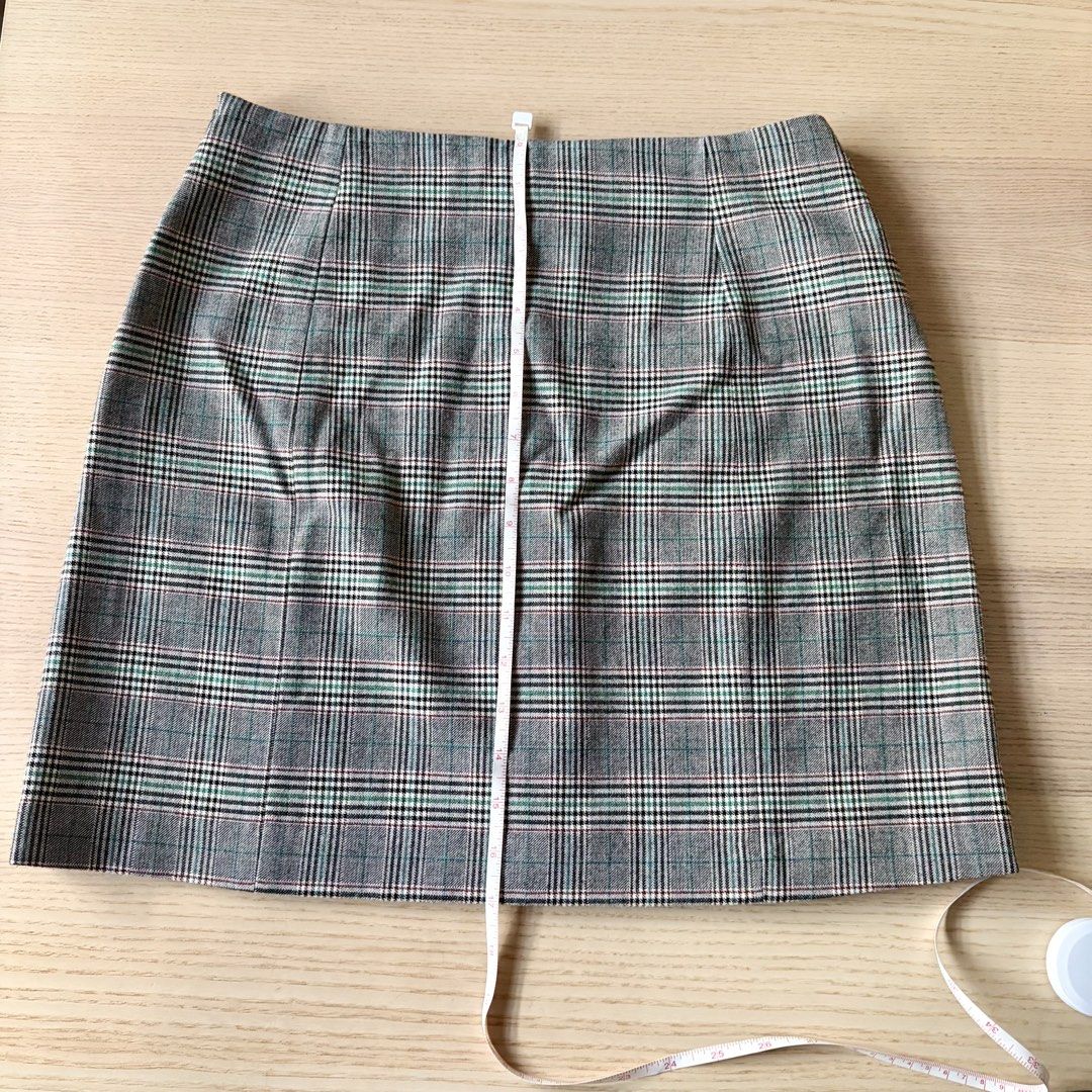 Mango plaid a-line mini skirt (Category: Skirts) located in Makati City. Submitted by eggcloud (Listing ID 1463000453, Image 2). Description: 👋 pls read all before chat: - negotiable if buying more from my shop - EUR M and USA S on tag. 2 front pockets. not stretchable. side zipper. no lining. - flat measurements: 14in waist, 17in length - all pics are posted. last pic shows when worn. - no issue - rfs: slightly tight sa 30in waist 💵 payment: g