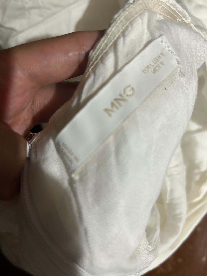 Mango Puff Sleeve Cotton Dress (Category: Dresses) located in Manila. Submitted by loutang (Listing ID 1462994439, Image 3). Description: .
