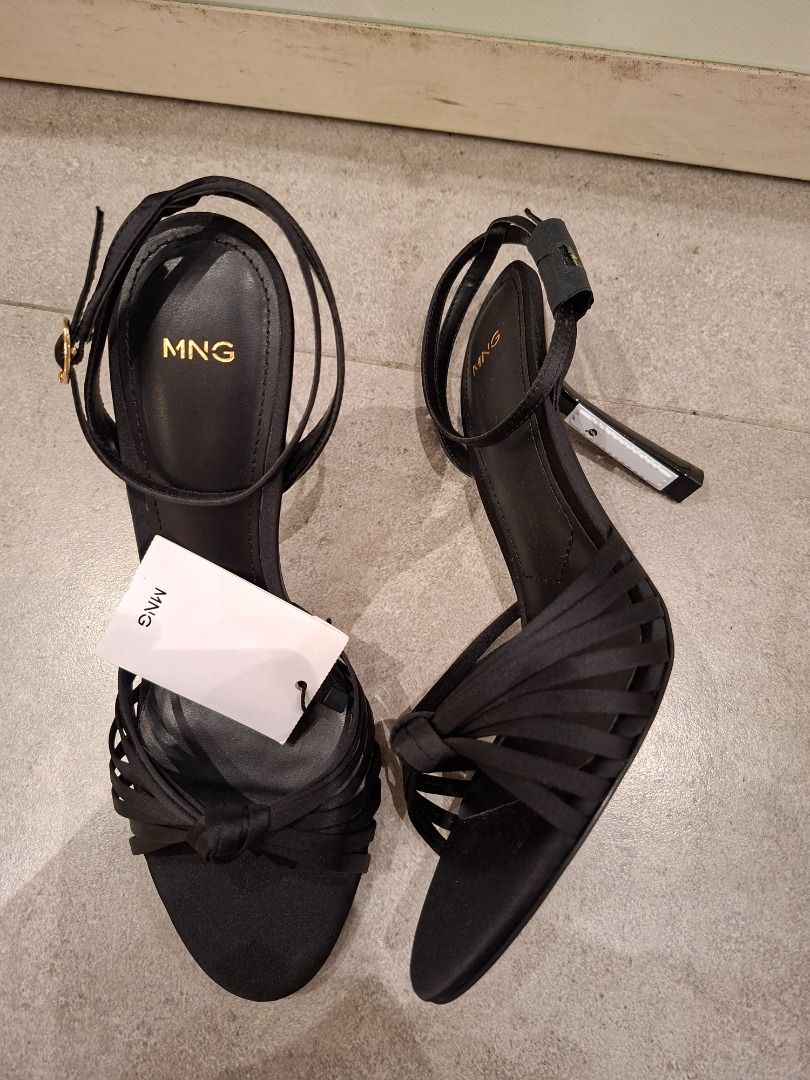 Mango Sandals (Category: Sandals) located in Indang. Submitted by ednamanlapaz21 (Listing ID 1462930367, Image 3). Description: With Box.