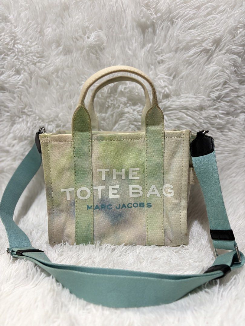 Marc jacobs (Category: Luxury Bags & Wallets) located in Baguio. Submitted by rheaanne07 (Listing ID 1462885632, Image 2). Description: Marc jacobs the tote bag Tie-dye small Excellent condition For keeps if no one buys it :).