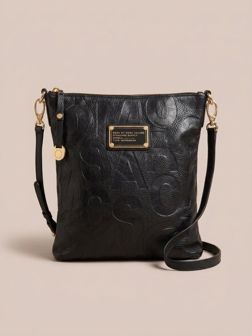 MARC JACOBS (Category: Luxury Bags & Wallets) located in Tacurong. Submitted by pearlitas_ukay (Listing ID 1462921187, Image 1). Description: Marc jacobs Excellent Small-med Need wash lang po sa loob Thrifted ukayukay.