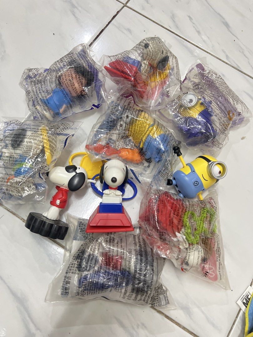 Mcdo Toys (Category: Designer & Blind Box Toys) located in Manila. Submitted by cassandra_22 (Listing ID 1463103162, Image 1). Description: Take all .