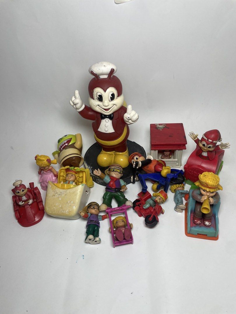 Mcdonalds and jollibee Set 30 (Category: Character Goods) located in Cavite. Submitted by jaleka22 (Listing ID 1462903947, Image 1). Description: Preloved items What you see is what you will grt please manage your expectation Location: General Trias or Dasma Cavite Shipping: j&t.