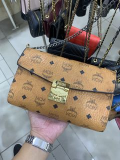 (Category: ) located in . Submitted by jmthrift28 (Listing ID 1463005476, Image 1). Description: .