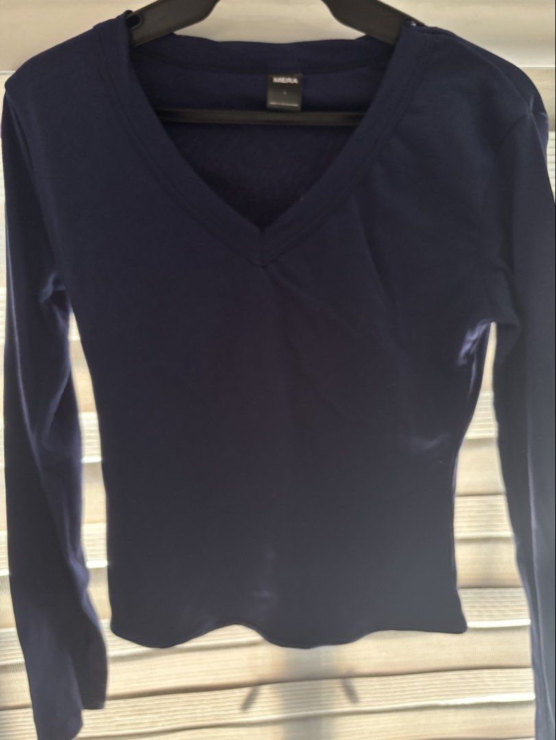 mera evalina top navy blue (Category: Longsleeves) located in Manila. Submitted by iyahpreloved_ (Listing ID 1462943723, Image 2). Description: navy blue size L! slide for the actual pic!.