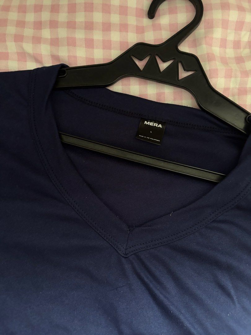 mera evalina top navy blue (Category: Longsleeves) located in Manila. Submitted by iyahpreloved_ (Listing ID 1462943723, Image 3). Description: navy blue size L! slide for the actual pic!.