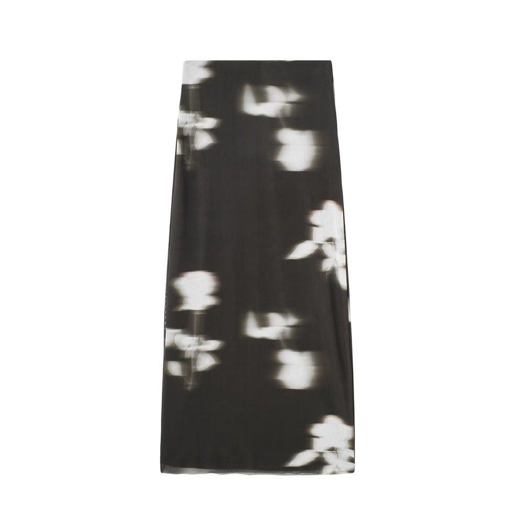 Mesh Floral Maxi Skirt w/ Lining (Category: Skirts) located in Makati City. Submitted by angelinanicole (Listing ID 1462956259, Image 1). Description: - Stretchy mesh fabric with garter - Floral print - Maxi length - Size XS.