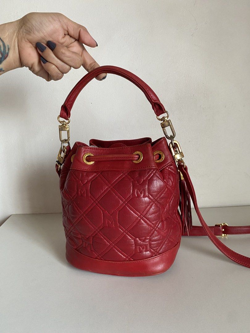 Metrocity bucket bag 2way (Category: Looking For) located in Valenzuela. Submitted by leneluxe (Listing ID 1462939115, Image 2). Description: Metrocity bucket Genuine quilted leather bag Minimal signs of use in hardware No flaws Good condition .