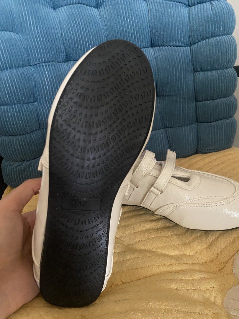Mia White Mary Jane Strap Shoes (Category: Heels) located in Manila. Submitted by lecurateurofficial (Listing ID 1462927670, Image 3). Description: - White Mary Jane style shoes by Mia - Features two adjustable velcro straps - Durable sole with excellent grip pattern - Ideal for everyday wear or dance class - Clean and simple design.