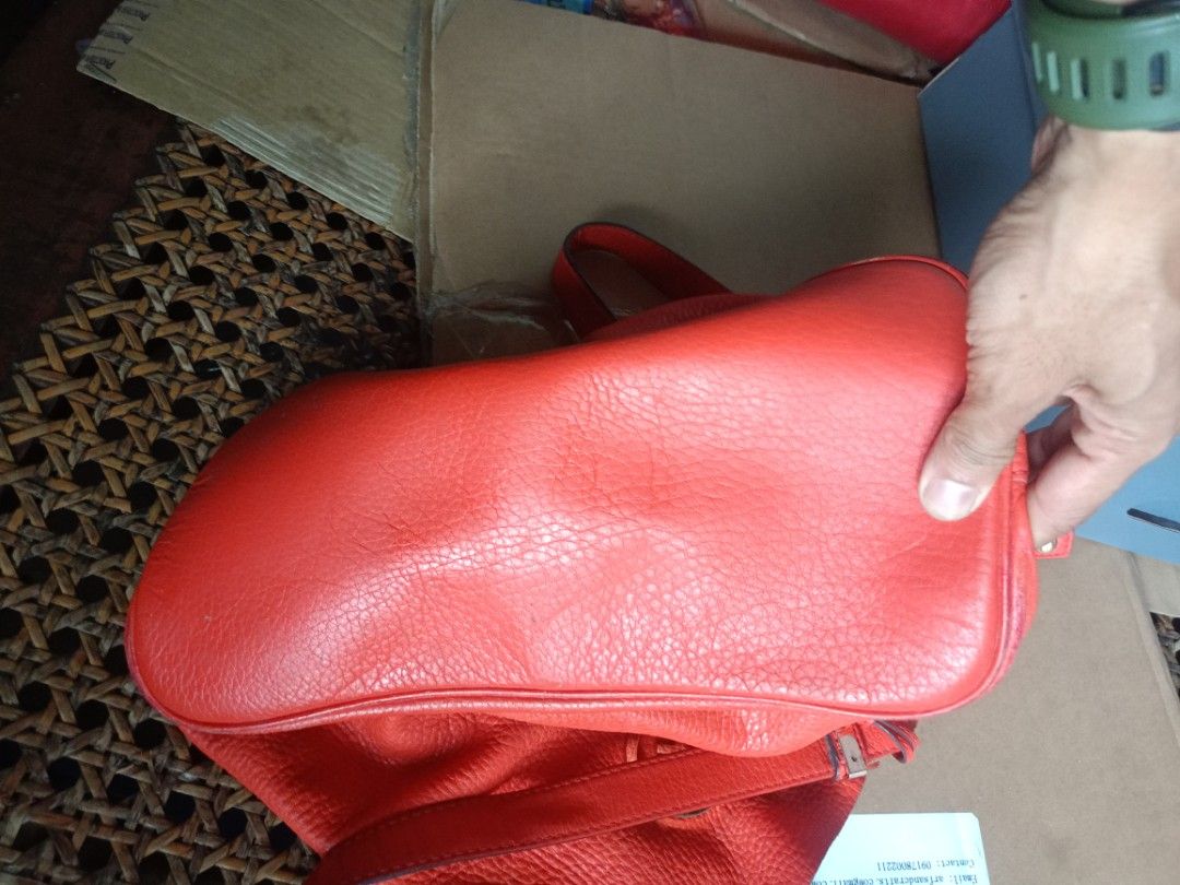 Michael kors tote bag (Category: Shoulder Bags) located in Manila. Submitted by raymund2501 (Listing ID 1462938213, Image 3). Description: for sale mk tote bag leather as is wat u see is wat u get location manila.