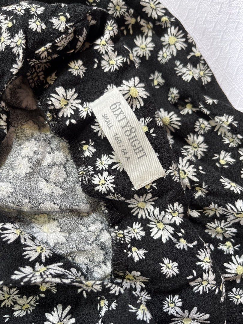 Mini Dress (Category: Dresses) located in Baguio. Submitted by leyfinds_2600 (Listing ID 1462916713, Image 2). Description: Size: small L: 27” Waist: 15” (laid flat) 📍Baguio Shipping thru J&T (payment first).