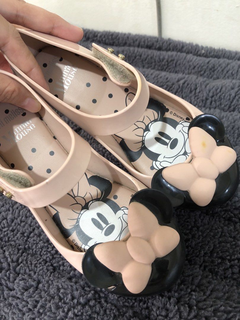 Mini Melissa Minnie mouse size 12 (Category: Babies & Kids Fashion) located in Pasig City. Submitted by mikhaelacollection (Listing ID 1462940732, Image 1). Description: 💸900 18 cm 600 due to front stain ( LAST PRICE POSTED ).