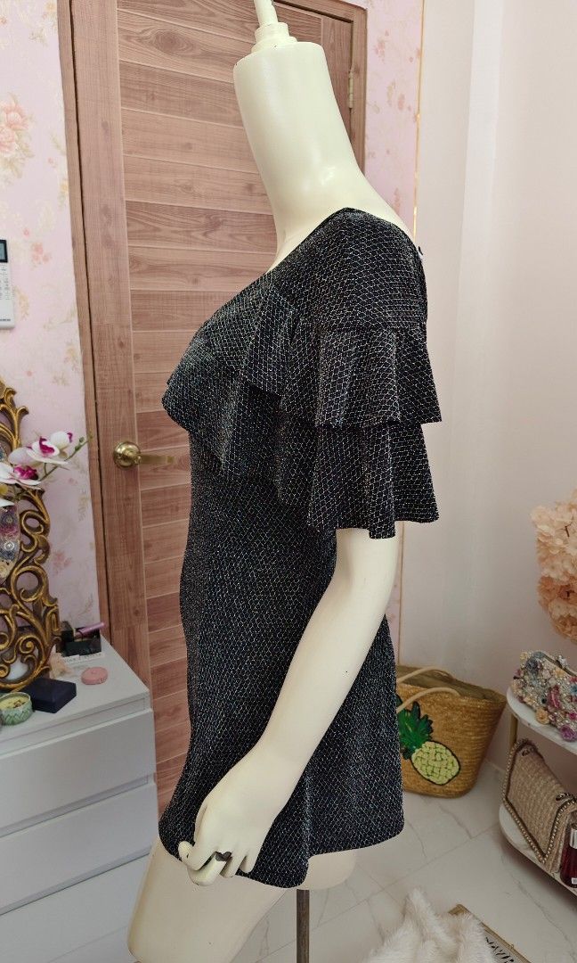 Miss Liberto Glittery Party Romper (Category: Rompers) located in Pagudpud. Submitted by altheacee063978 (Listing ID 1463096705, Image 3). Description: m-l.