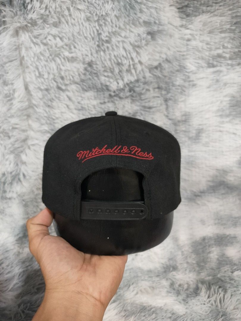 Mitchell & Ness Miami Heat (Category: Caps & Hats) located in Midsayap. Submitted by rogeandrei29987 (Listing ID 1462997823, Image 2). Description: 📌Miami Heat x Mitchell and Ness •Snapback •10/10 cr •Washed and ready to wear✅ •No issue •Good as new MOP: Gcash Courier✈️: J&T Unli vouch/Vc with item Loc: Kabacan, North Cotabato/Parang Maguindanao❤️.