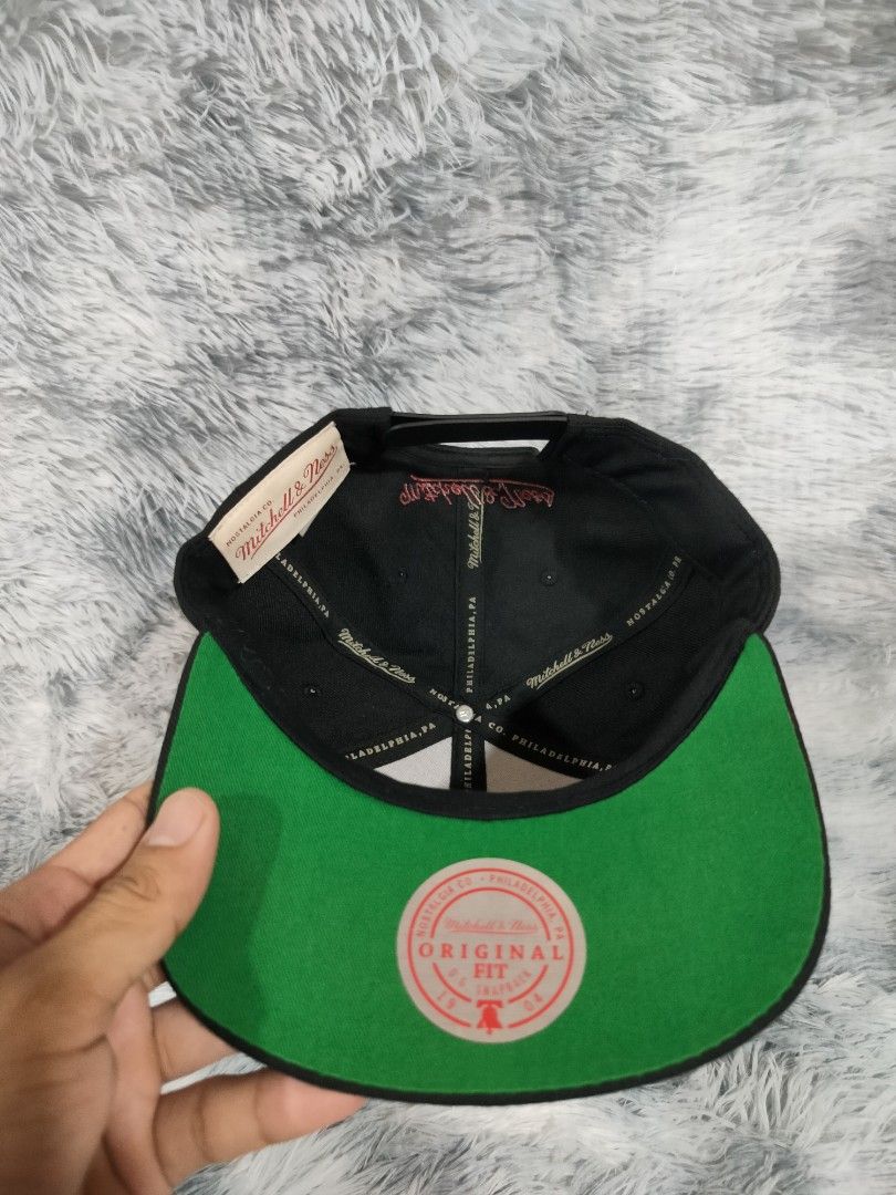 Mitchell & Ness Miami Heat (Category: Caps & Hats) located in Midsayap. Submitted by rogeandrei29987 (Listing ID 1462997823, Image 3). Description: 📌Miami Heat x Mitchell and Ness •Snapback •10/10 cr •Washed and ready to wear✅ •No issue •Good as new MOP: Gcash Courier✈️: J&T Unli vouch/Vc with item Loc: Kabacan, North Cotabato/Parang Maguindanao❤️.