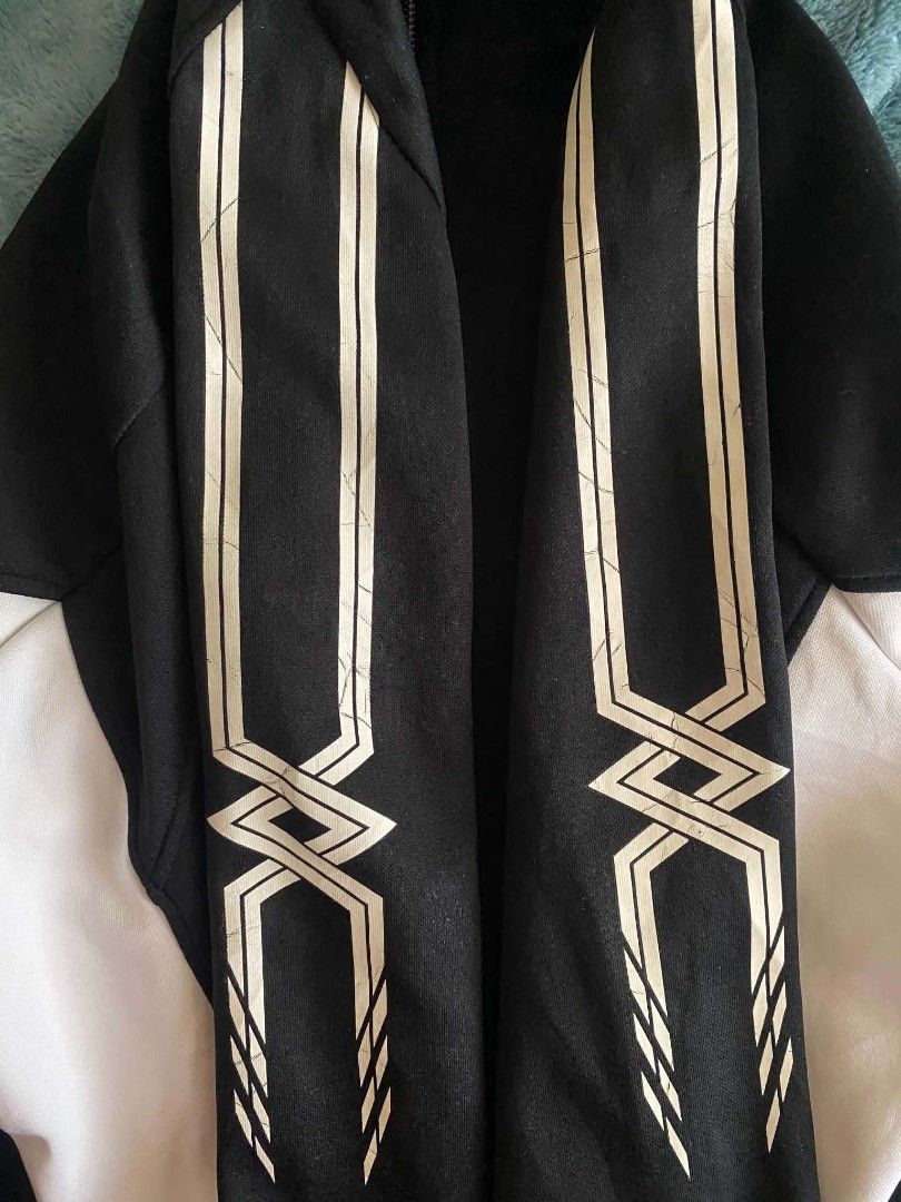 Mizuno Track Jacket🥶🥶 (Category: Coats, Jackets and Outerwear) located in Subic. Submitted by hnrblethrift7 (Listing ID 1462892274, Image 3). Description: Mizuno Size medium on tag W22L25.5.