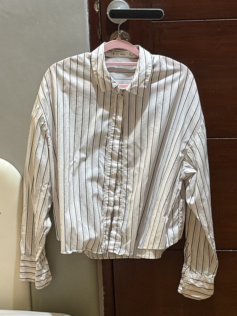 mng mango long sleeves vertical stripes top small (Category: Longsleeves) located in Manila. Submitted by chandleria (Listing ID 1463047827, Image 1). Description: .