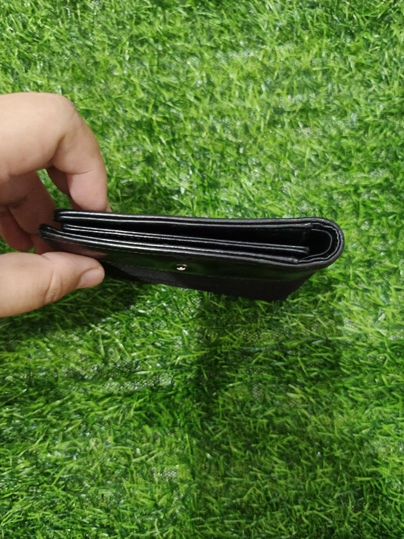 Montblanc wallet (Category: Luxury Bags & Wallets) located in Manticao. Submitted by jiachloeyana (Listing ID 1463043800, Image 3). Description: in good condition bifold no crack.