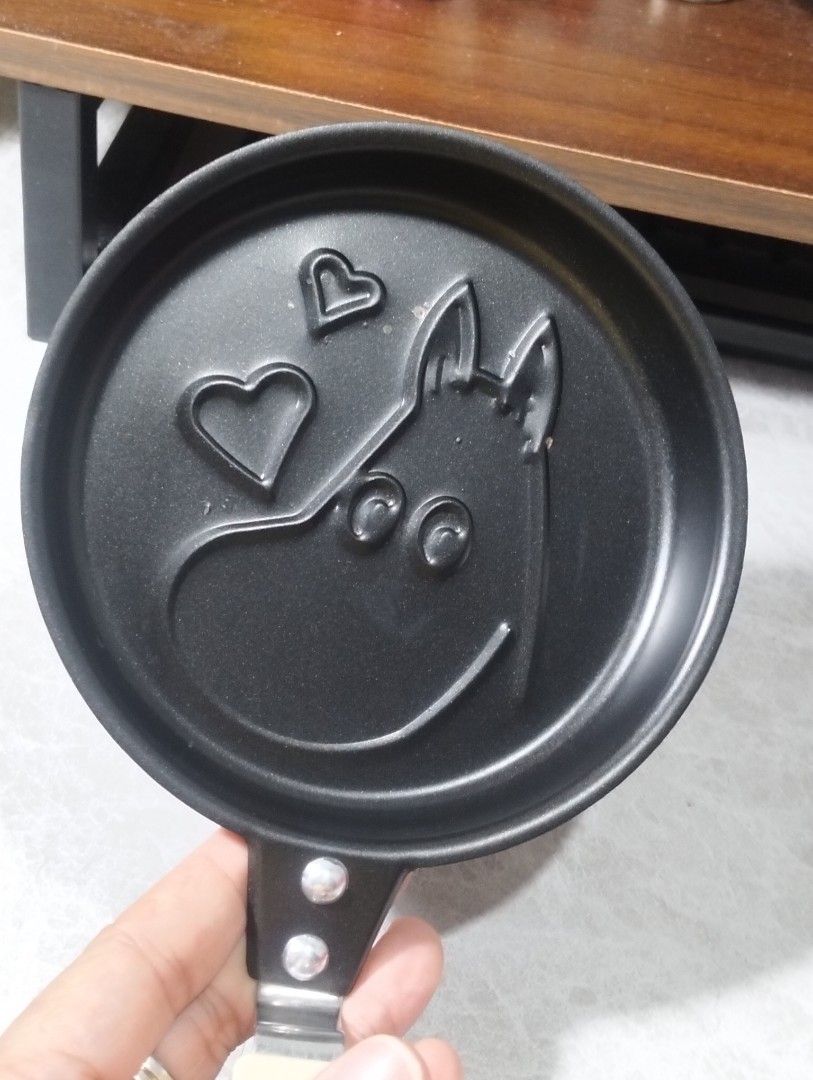 MOOMIN MINI NON-STICK FRYING PAN (Category: Cookware & Accessories) located in Batangas. Submitted by amerie_store (Listing ID 1463027875, Image 2). Description: ◾WYSIWYG 🫟size: approx. 13cm in diameter 🫟type: mini pancake or egg frying pan 🫟with minimal peel-off in metal coating 🔊Kindly visit & follow my FB page for more updated Toys,Aniks,etc...🤩 🌈👉AMERIE STORE👈🌈 📌Mine Now,Pay after invoice 📌No refund 📌MOP: Gcash 🚛 Shipping sched e