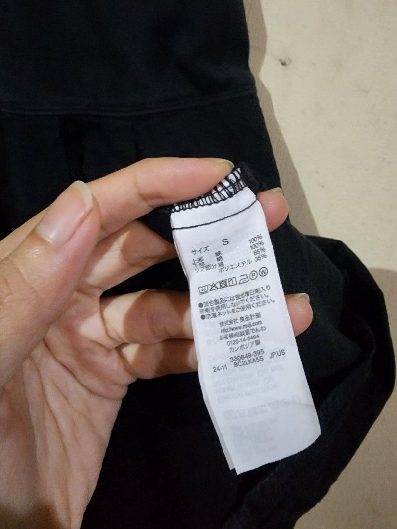MUJI Long dress (Category: Dresses) located in Angeles City. Submitted by youngmountain-9dabbe (Listing ID 1463023117, Image 2). Description: Original Muji Long Dress Small on tag Actual size: Width 18 inches Length 42 inches .