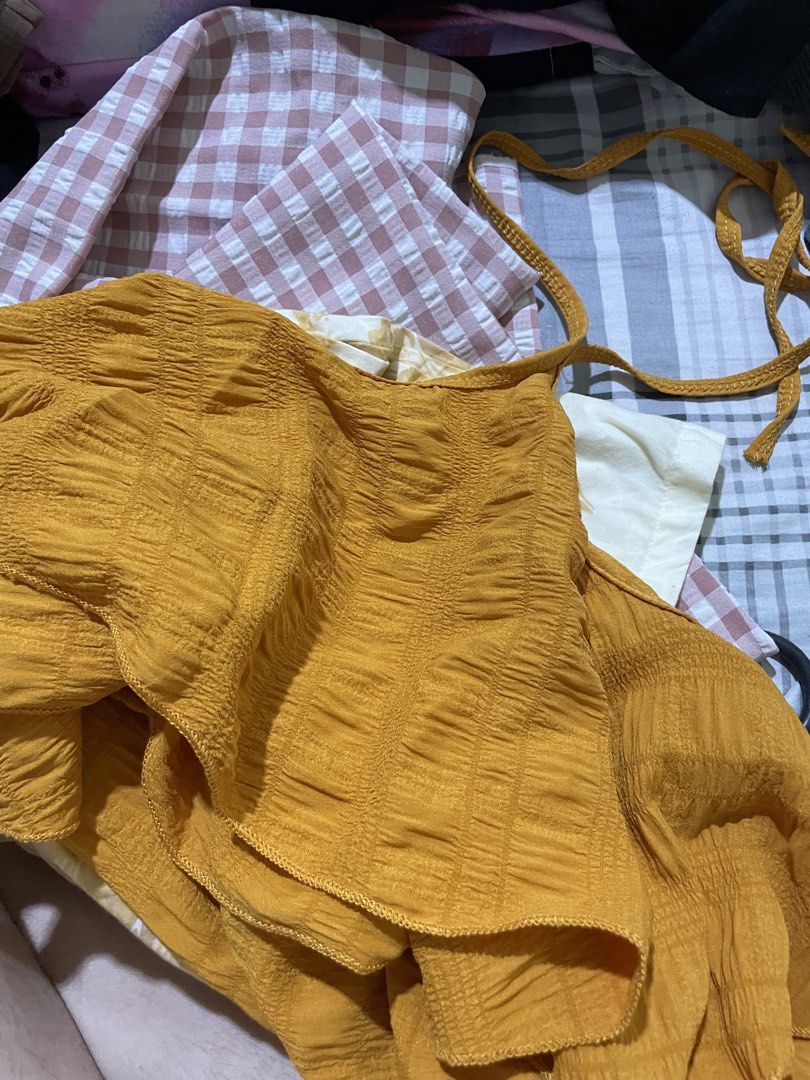 Mustard top (Category: Sleeveless) located in Bulacan. Submitted by ohyul.06 (Listing ID 1463006695, Image 3). Description: .