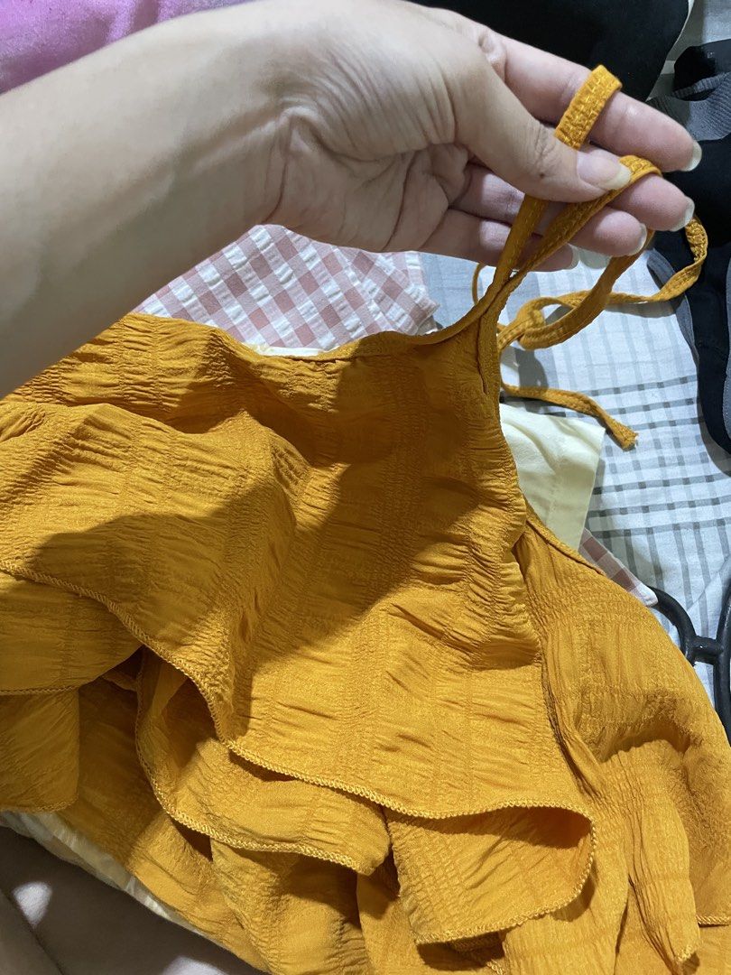 Mustard top (Category: Sleeveless) located in Bulacan. Submitted by ohyul.06 (Listing ID 1463006695, Image 2). Description: .