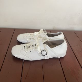 (Category: ) located in . Submitted by closetbyriri (Listing ID 1462933118, Image 1). Description: .