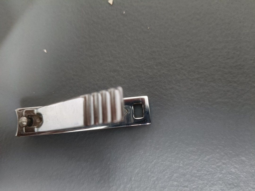 Nail cutter with experience (Category: Everything Else Others) located in Marikina City. Submitted by luckybuyerseye (Listing ID 1462912372, Image 2). Description: a nail cutter now down to ₱ 125,000 only from 500k collectible item what you see is what you get dont miss out.