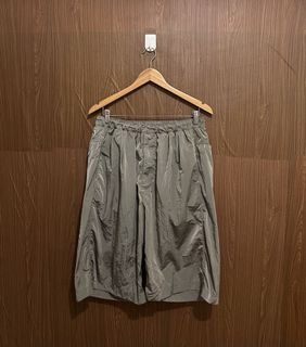 (Category: ) located in . Submitted by streetwear.collections (Listing ID 1463086279, Image 1). Description: .