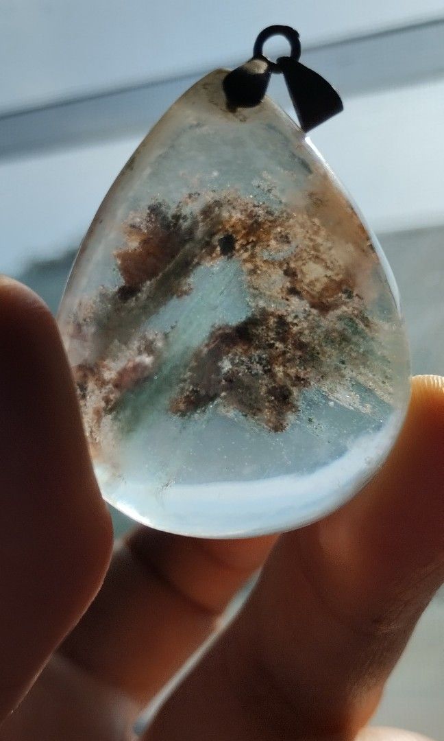 Natural garden clear quartz (Category: Announcements) located in Manila. Submitted by ztylish2018 (Listing ID 1462988451, Image 2). Description: Master Healer" that is widely used to amplify energy, promote mental clarity, and cleanse negative influences. Payment Gcash Free sf try J& T.