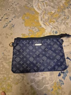(Category: ) located in . Submitted by thriftntote (Listing ID 1462909390, Image 1). Description: .