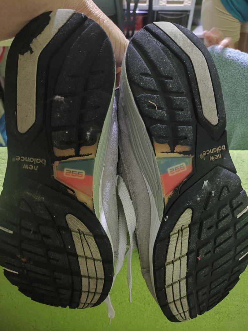 New Balance 992GR Grey Running Shoes (Category: Sneakers) located in Quezon City. Submitted by ohmysale1980 (Listing ID 1462983379, Image 3). Description: - New Balance 992GR sneakers - Color: Grey - Size: 6.5 US / 39 EU - Made in USA - Plenty of life remaining.