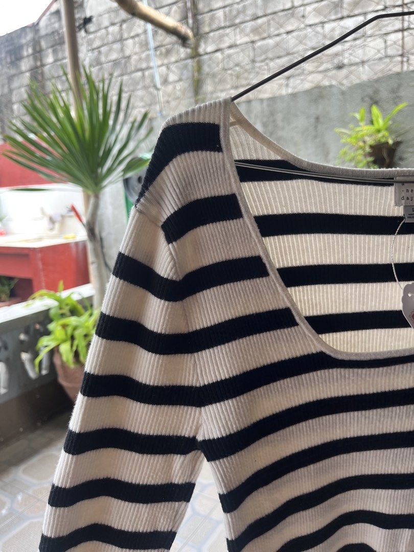 New Day Striped Long Sleeve Top (Category: Longsleeves) located in Dinalupihan. Submitted by penaflorcj (Listing ID 1462912488, Image 2). Description: - Black and white striped long-sleeved shirt - Ribbed texture for added detail - Flattering scoop neckline - Perfect wardrobe staple, easy to style with anything rfs: decluttering *sale price + discount when you buy more than 2 items.