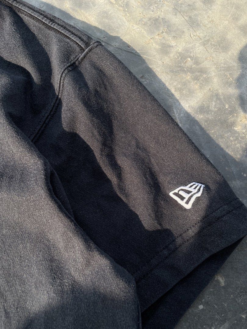 New Era Plain Black Shirt (Category: Tshirts & Polo Shirts ) located in Tagum. Submitted by yj-repethrift (Listing ID 1462983838, Image 2). Description: Dimes : 21x27.5 Condition : Great Condition Color Rate : 9/10 Issue : No issue Need Wash.