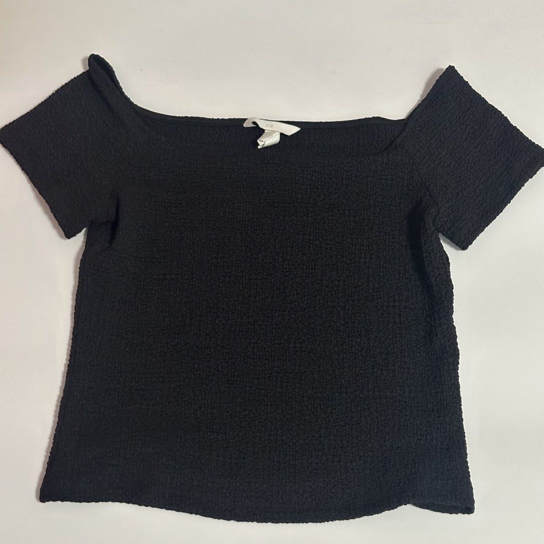 NEW H&M Black Textured Off-Shoulder Top (Category: Blouses) located in Quezon City. Submitted by gg.finds (Listing ID 1462936332, Image 2). Description: - brand new, never worn; no tag - orig price is around 900-1000 - textured fabric, off shoulder style, square neck - comfy and breathable - size is Small on tag - color is Black - rfs: decluttering, won’t wear.