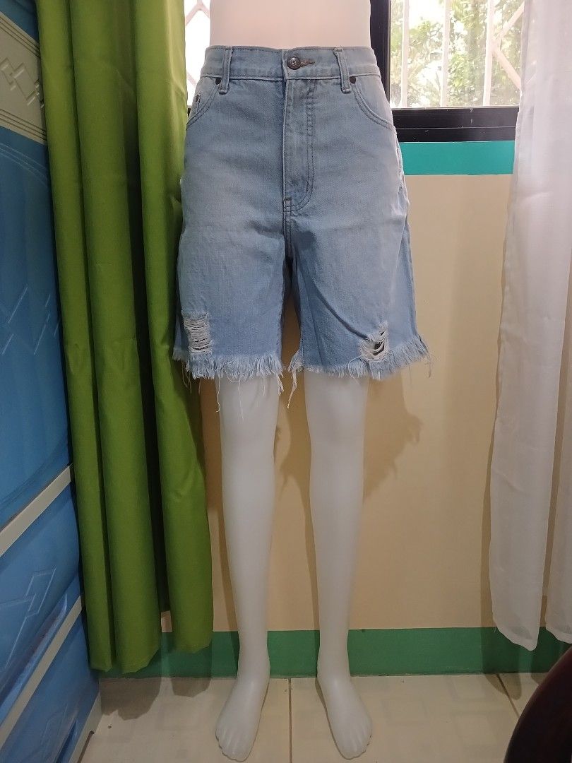 Next jeans shorts (Category: Shorts) located in Naguilian. Submitted by impulsive.buyer02 (Listing ID 1462941959, Image 2). Description: size 29.