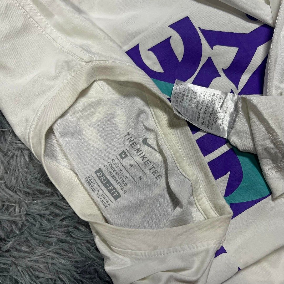 Nike (Category: Activewear) located in Davao. Submitted by thrft2jerusalem (Listing ID 1462938154, Image 3). Description: 10/10 color rate excellent condition issue:none dimes: 19x28 size: M can ship nationwide thru: jNT or LBC PAYMENT FIRST POLICY payment method gcash bank transfer all items are THRIFTS limit your expectations Mindanao, Davao city.
