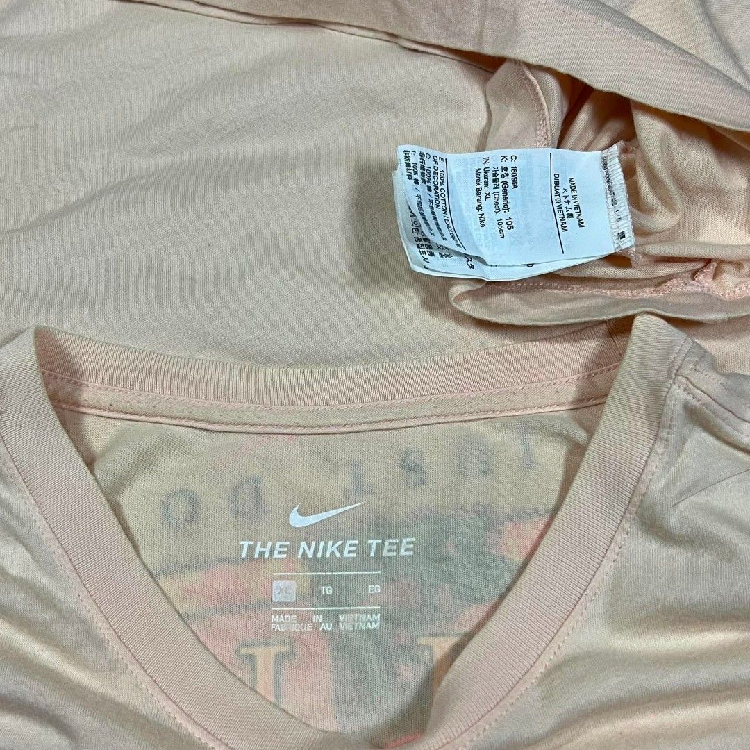 Nike (Category: Activewear) located in Davao. Submitted by thrft2jerusalem (Listing ID 1462939693, Image 3). Description: 9/10 color rate excellent condition issue:need wash dimes: 24x29 size: XL can ship nationwide thru: jNT or LBC PAYMENT FIRST POLICY payment method gcash bank transfer all items are THRIFTS limit your expectations Mindanao, Davao city.