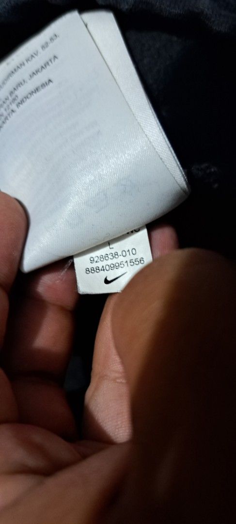 Nike Air Jogger Pants Black Size L (Category: Joggers) located in San Fernando, Camarines Sur. Submitted by ladderaya (Listing ID 1462913163, Image 3). Description: - Black Nike Air Joggers - Size L (fits waist 30-33 inches) - Length: 36 inches - Features Nike Air graphic on the side - Small Nike logo on the pocket - Adjustable drawstring waist - Comfortable for everyday wear.