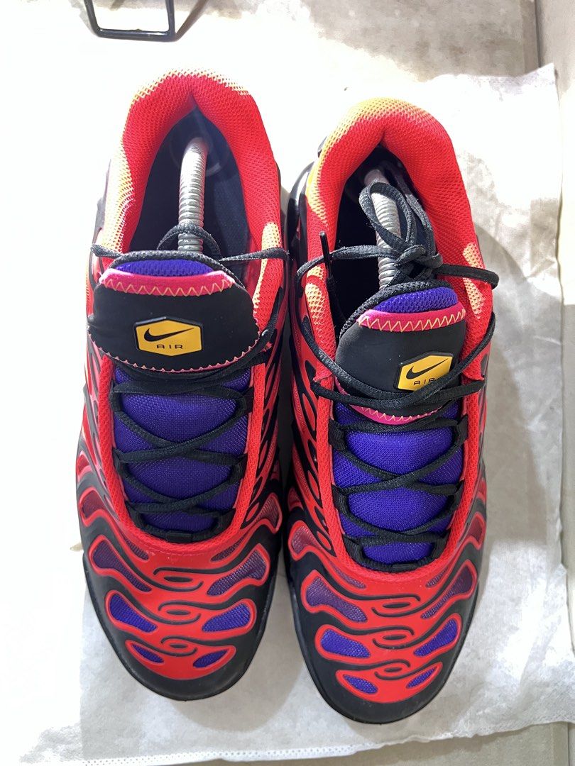 Nike Air Max Plus Drift All Day FD4290-003 (Category: Sneakers) located in Binan City. Submitted by huntwear_.turtle (Listing ID 1462992775, Image 3). Description: - Nike Air Max Plus Drift sneakers - Size: US 9 (UK 8, EUR 42.5) - Color: Black with striking red and purple flame-like accents - Ideal for everyday wear.