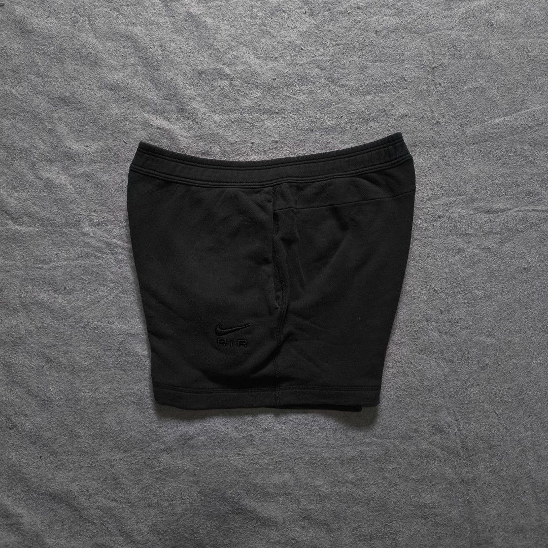 Nike Air Sweat Short (Category: Activewear) located in Manila. Submitted by shykes_26 (Listing ID 1462981670, Image 1). Description: Dimensions: Waist - 36-42 Length - 15.5 Leg open - 14.5 Issues: None.