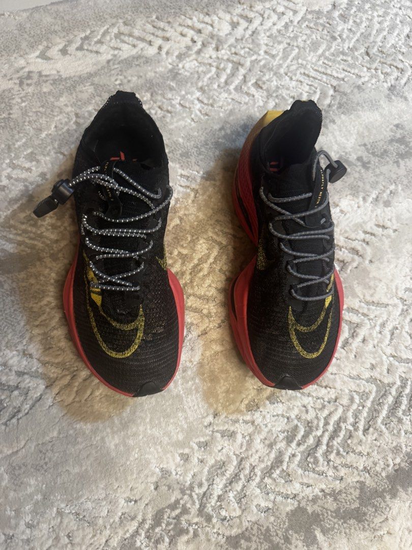 Nike Alphafly Next %2 _ US7 (Category: Sneakers) located in Taguig. Submitted by roanndelacruz (Listing ID 1463047988, Image 2). Description: Pick up in BGC.