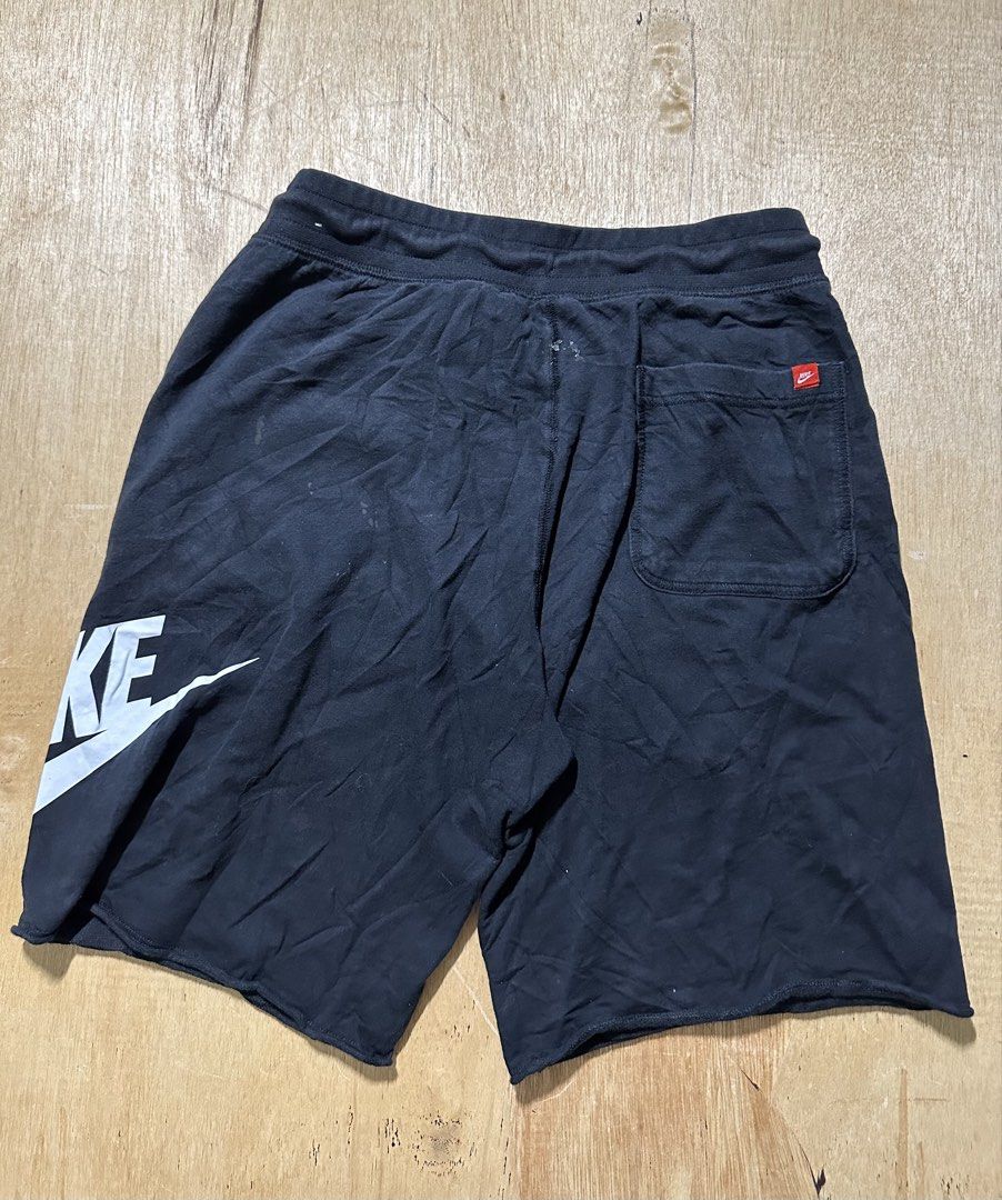 Nike Alumni Shorts (Category: Shorts) located in Bacolod City. Submitted by dannnsoy (Listing ID 1463018517, Image 3). Description: Nike Alumni Shorts •In very good condition •Dimension: 28”-32” x 19” •Issue: Glue stains •Price: 799 only 📍Note: Color may vary to due lighting and camera resolution. .